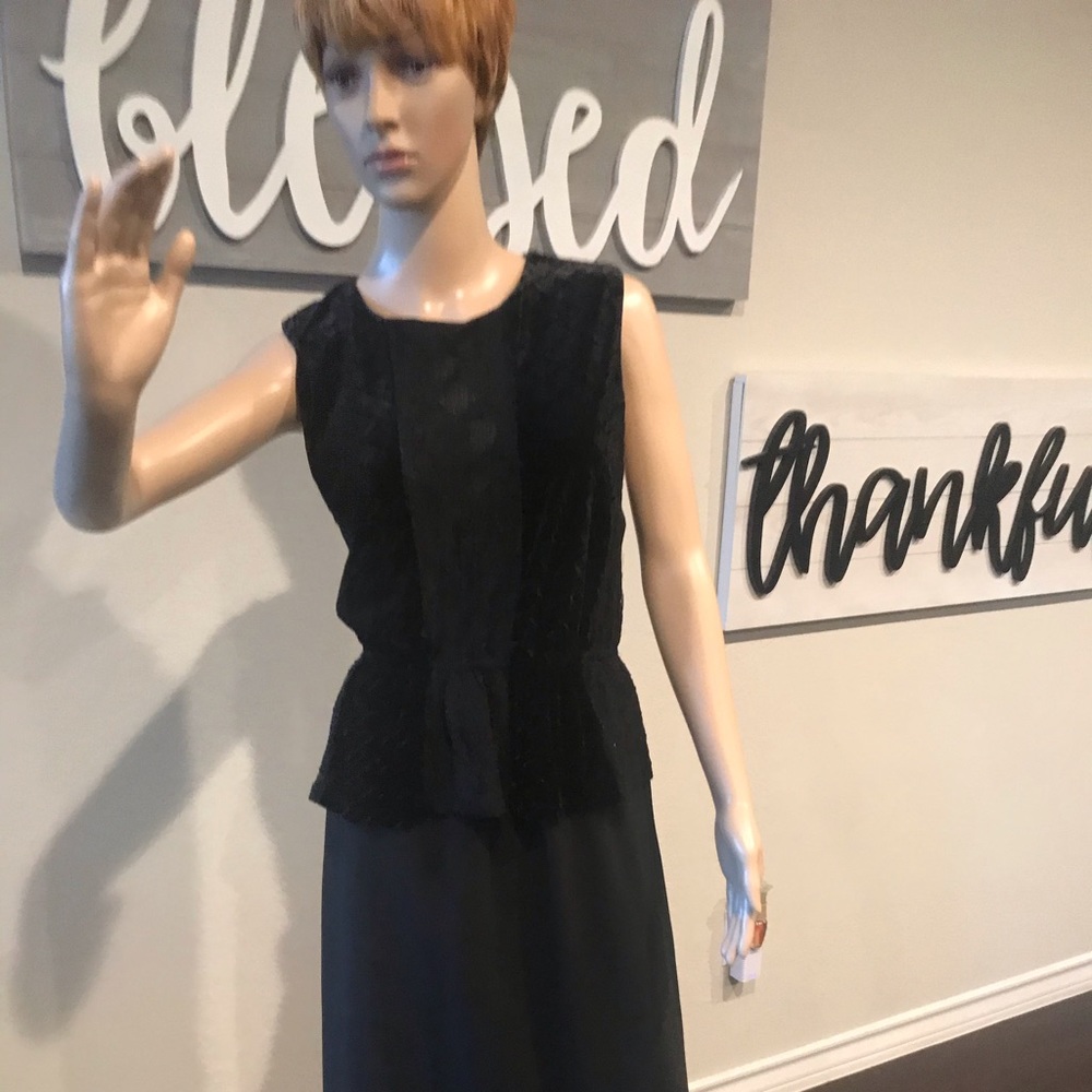 Gorgeous black floor length holiday dress